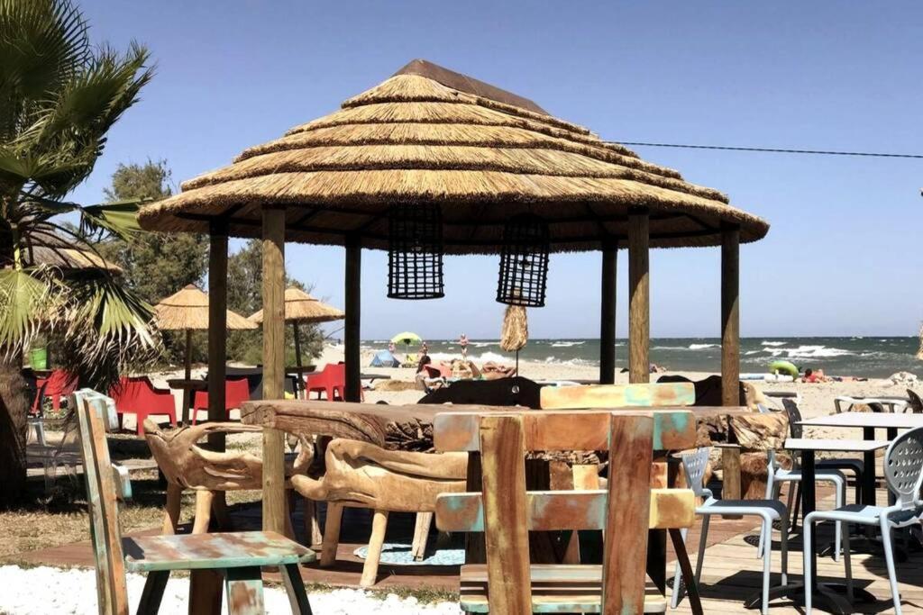 Marine De Bravone T2 Terrasse Front De Mer - Plage Pieds Dans L'Eau - Clim - Piscine - Wifi Linguizzetta Dış mekan fotoğraf