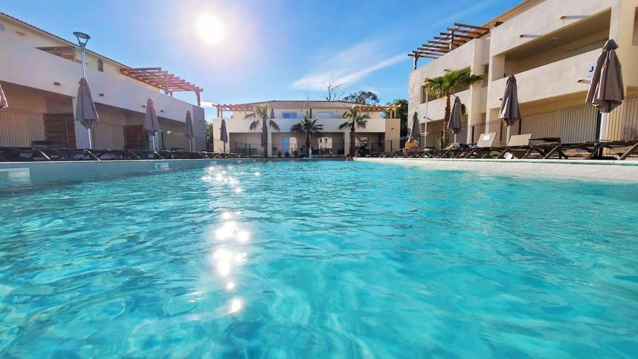 Marine De Bravone T2 Terrasse Front De Mer - Plage Pieds Dans L'Eau - Clim - Piscine - Wifi Linguizzetta Dış mekan fotoğraf